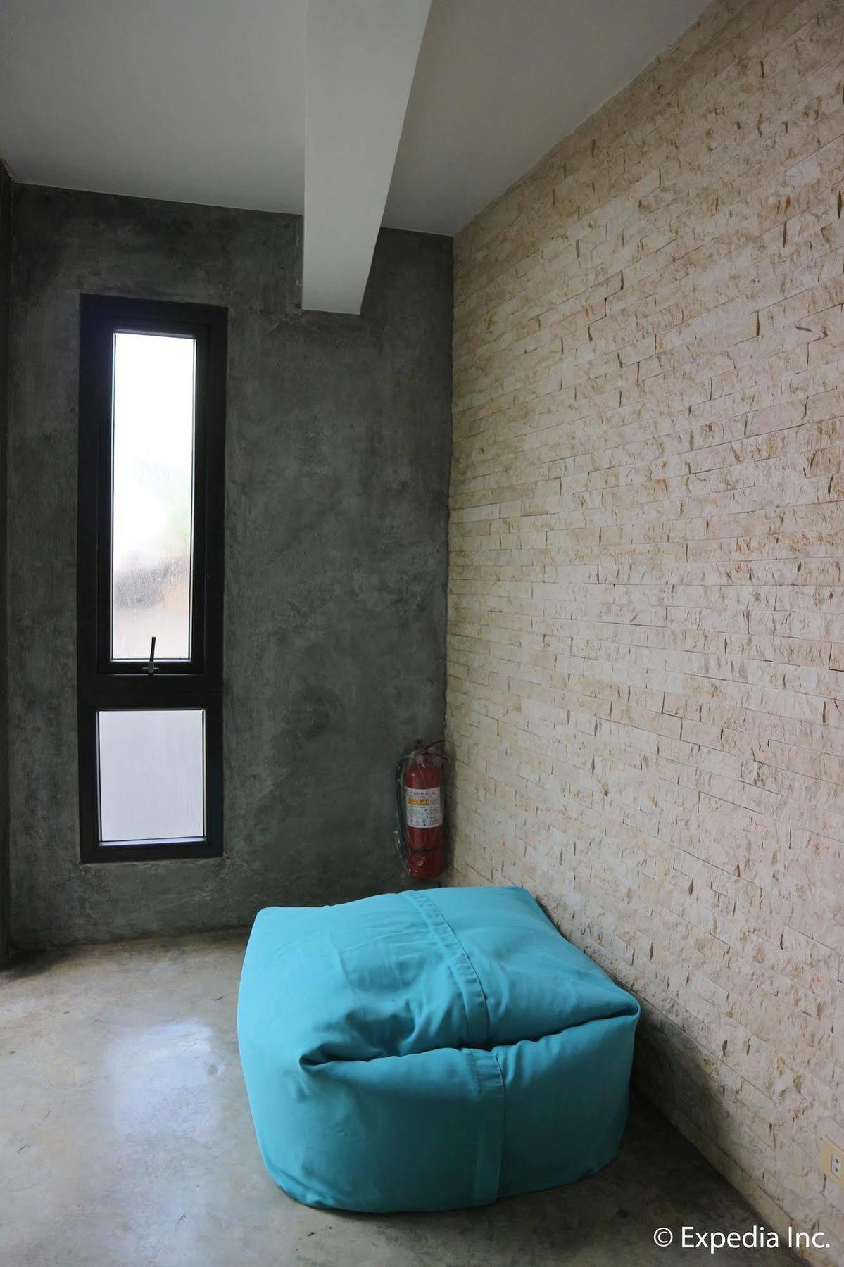 Pahuwayan Suites Balabag  Luaran gambar